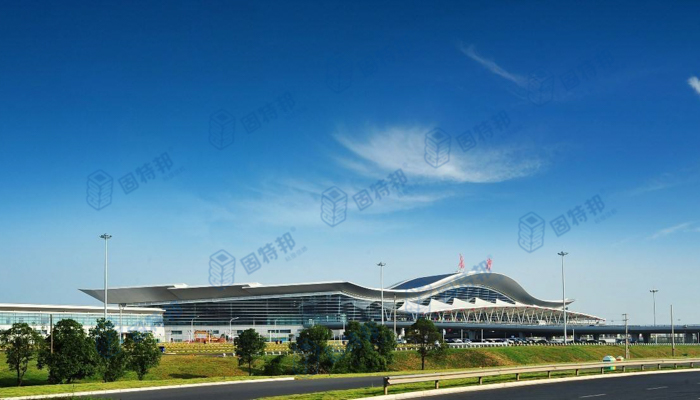 湖南长沙黄花机场跑道面板破损修补项目